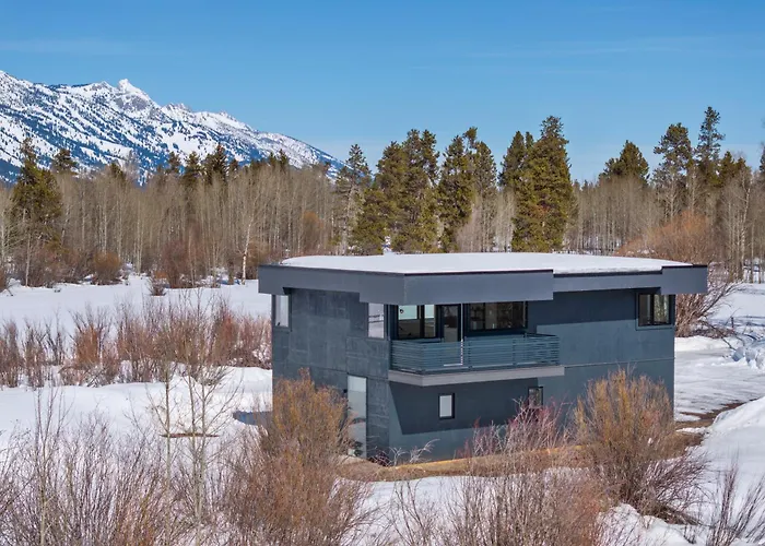 Secluded Mountain View Getaway - Near Jackson Hole - Bbq, Patio Wildlife! Chalet *