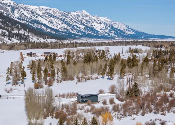 Secluded Mountain View Getaway - Near Jackson Hole - Bbq, Patio Wildlife! Chalet Wilson