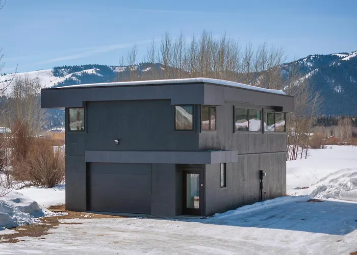 Secluded Mountain View Getaway - Near Jackson Hole - Bbq, Patio Wildlife! Wilson