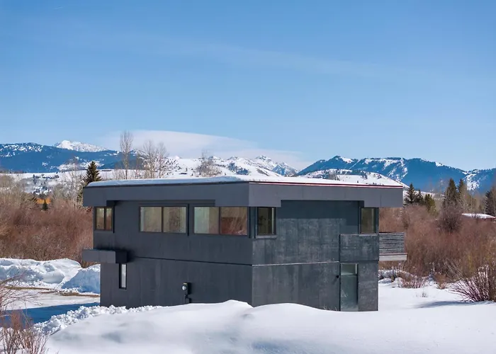 Secluded Mountain View Getaway - Near Jackson Hole - Bbq, Patio Wildlife! Chalet Wilson