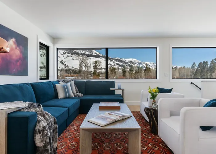 Chalet Secluded Mountain View Getaway - Near Jackson Hole - Bbq, Patio Wildlife! *